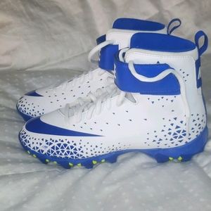 Boy's Nike baseball cleats